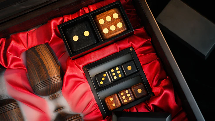 Classicho Display Case by TCC Magic - Image 8
