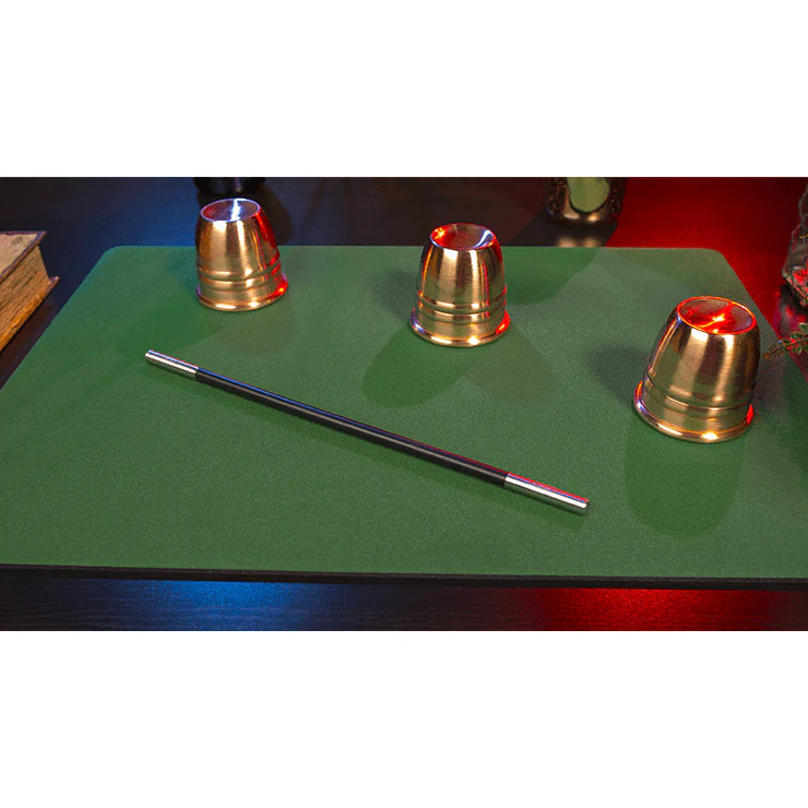 Economy Close-Up Pad 16X23 (Green) by Murphy's Magic Supplies - Trick