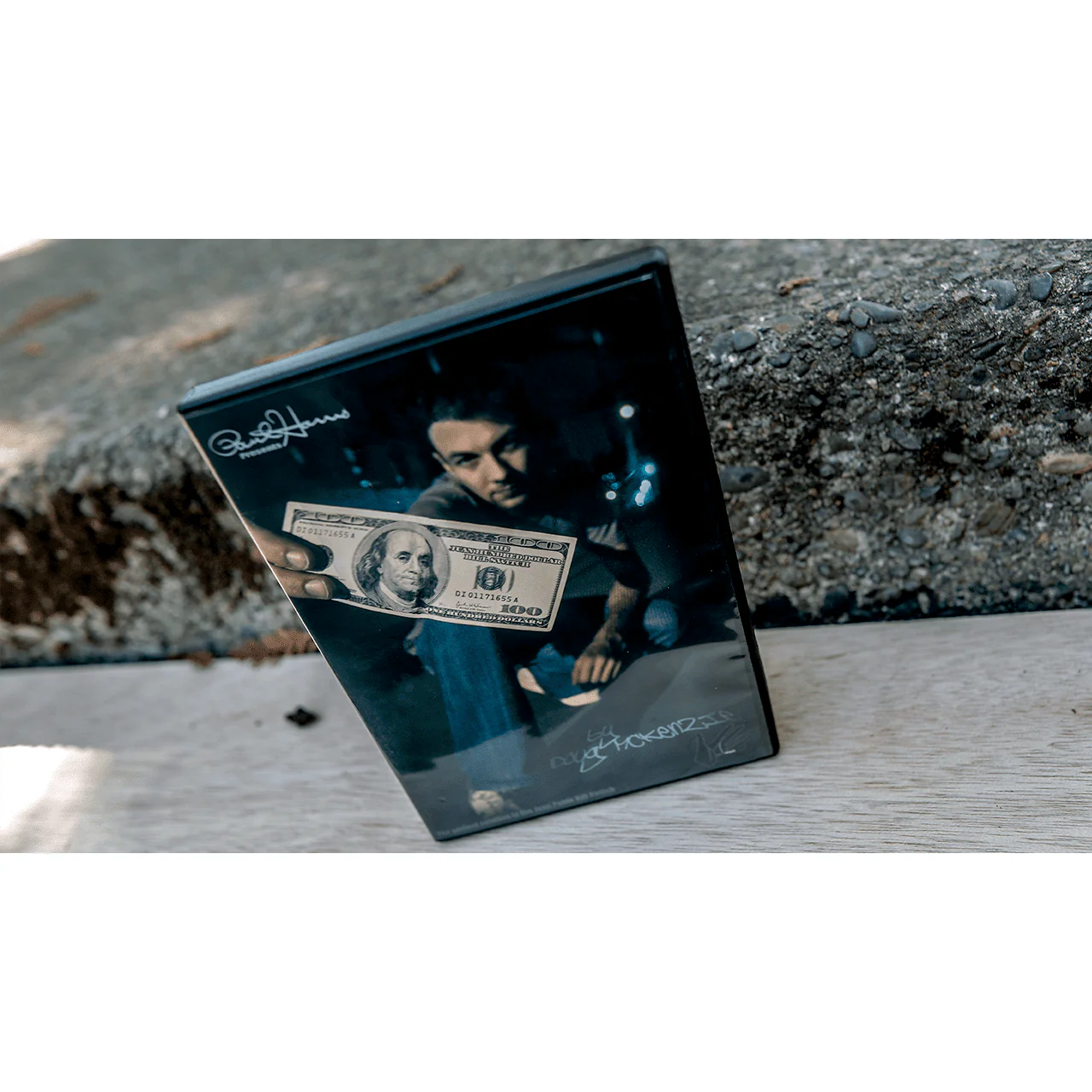 Paul Harris Presents Juan Hundred Dollar Bill Switch (with Hundy 500 Bonus) by Doug McKenzie - DVD - Image 2