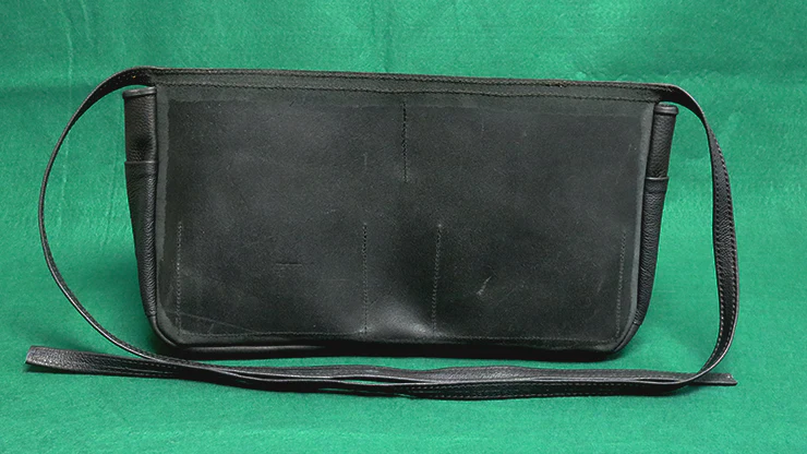 STREET POUCH by The Ambitious Card - Trick - Image 2